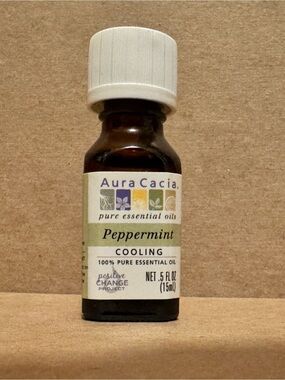 Aura Cacia Peppermint Essential Oil - 0.5 fl oz / 15 ml